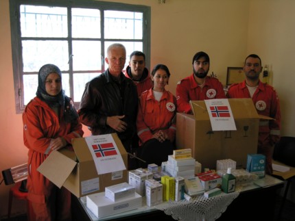 Utlevering av medisiner og utstyr til Rde Kors i Chebaa