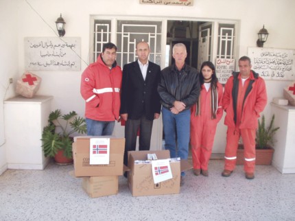 Utlevering av medisiner og utstyr til Rde Kors i Hasbaya